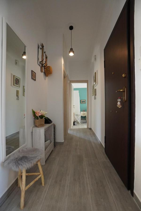 Athens Central Apartment 2 Mins To Metro Exterior photo