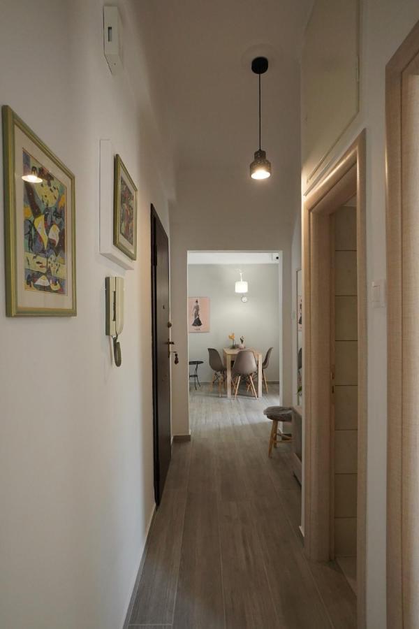 Athens Central Apartment 2 Mins To Metro Exterior photo