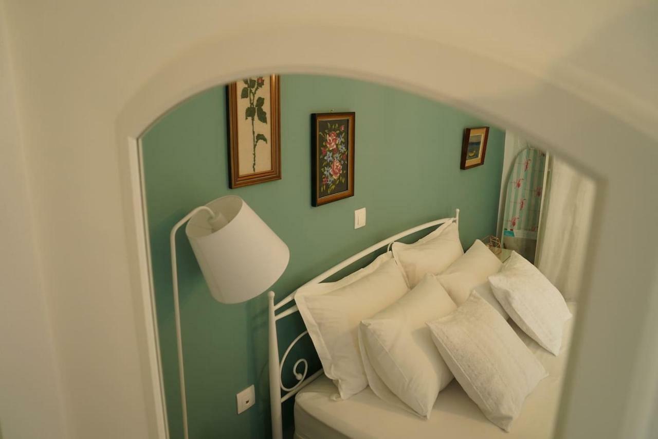 Athens Central Apartment 2 Mins To Metro Exterior photo